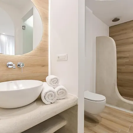 阿德里安娜别墅公寓 酒店 3*