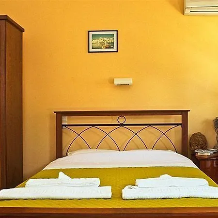 阿德里安娜别墅公寓 3*